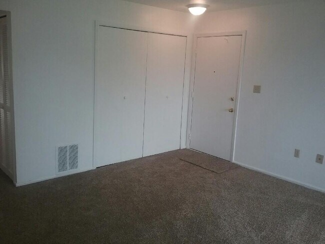 Foto del edificio - 2275 N Cable Rd