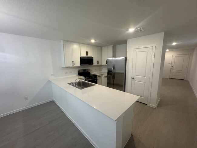 Building Photo - 405 Shearwater Ave