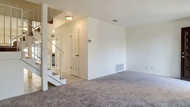 Building Photo - 9469 Carlton Oaks Dr