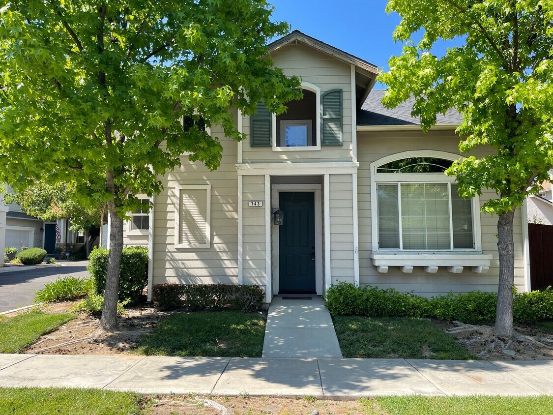 Foto principal - 743 Cottage Ln. Paso Robles