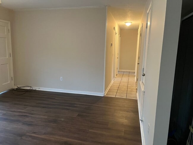 Building Photo - 35 Lance Dr