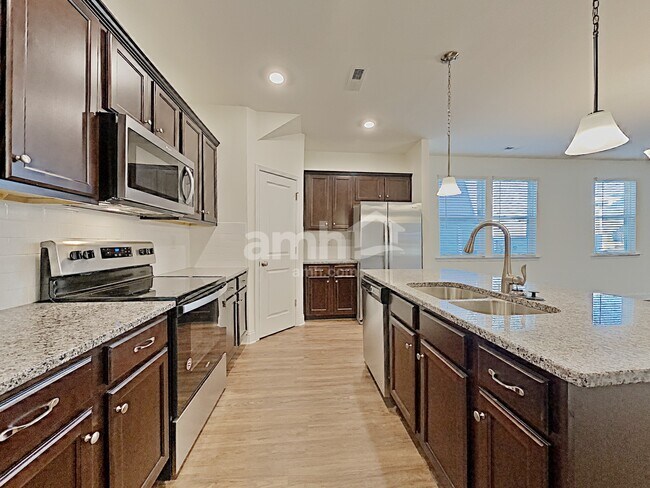 Building Photo - 427 Catawba St