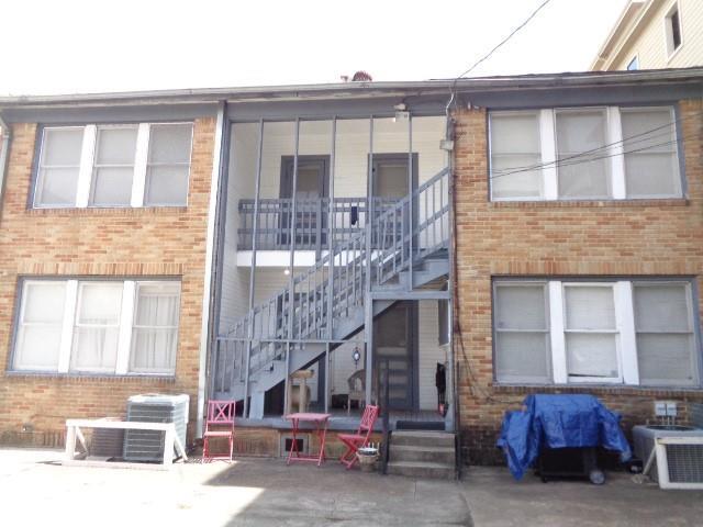 Building Photo - 401 W Clay St