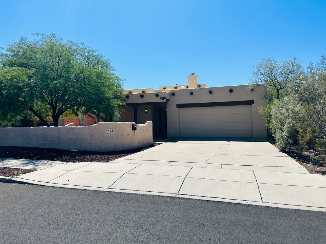 Primary Photo - Beautiful Home in UofA Neighborhood!