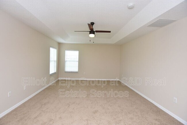 Building Photo - 3041 Park Ridge Ave