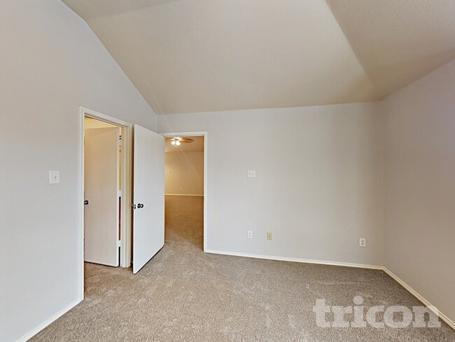 Building Photo - 10712 Braemoor Dr