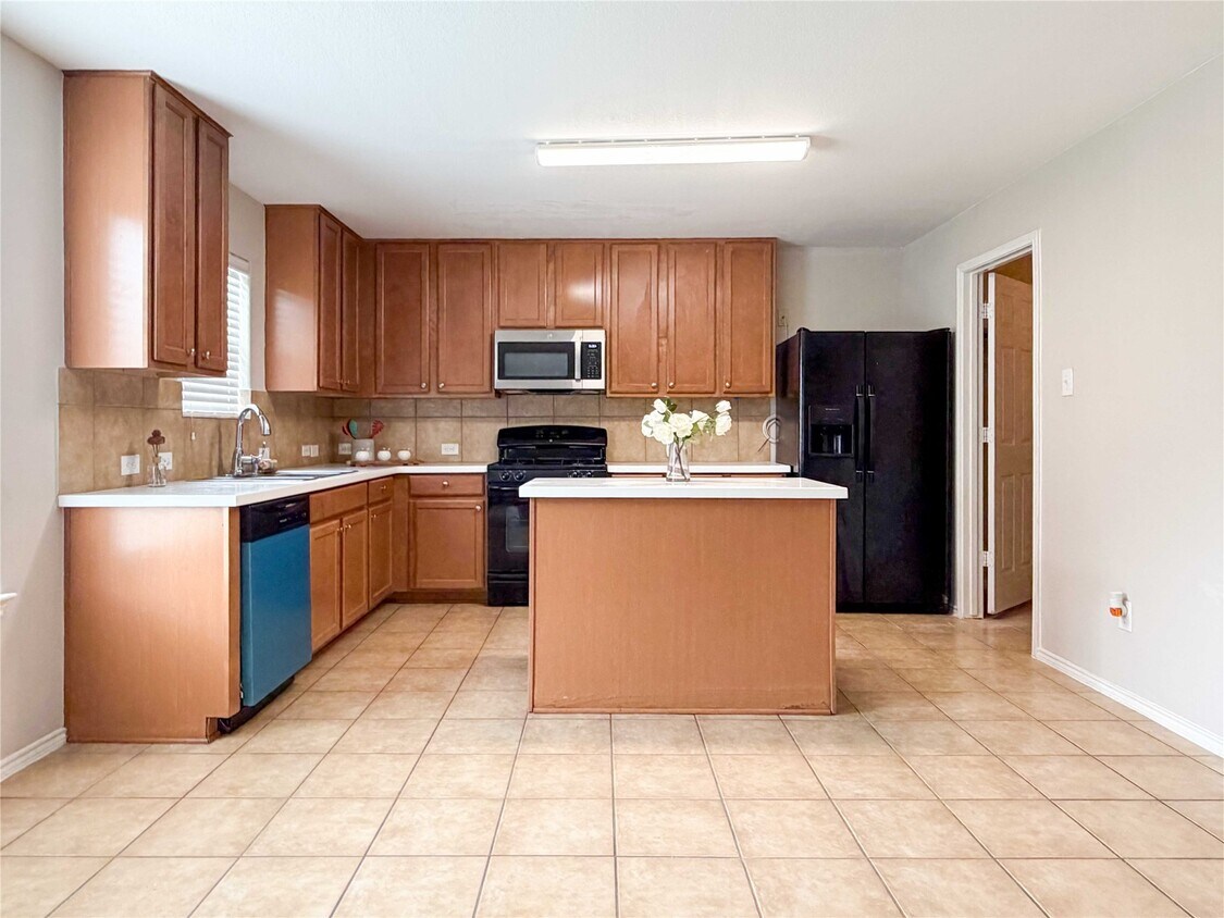 Building Photo - 2414 Lakecrest Village Ct