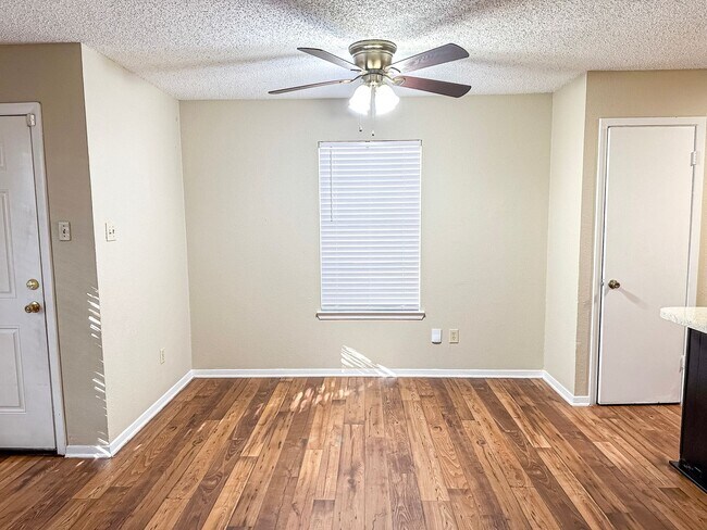 Building Photo - 3821 Ethel Ave