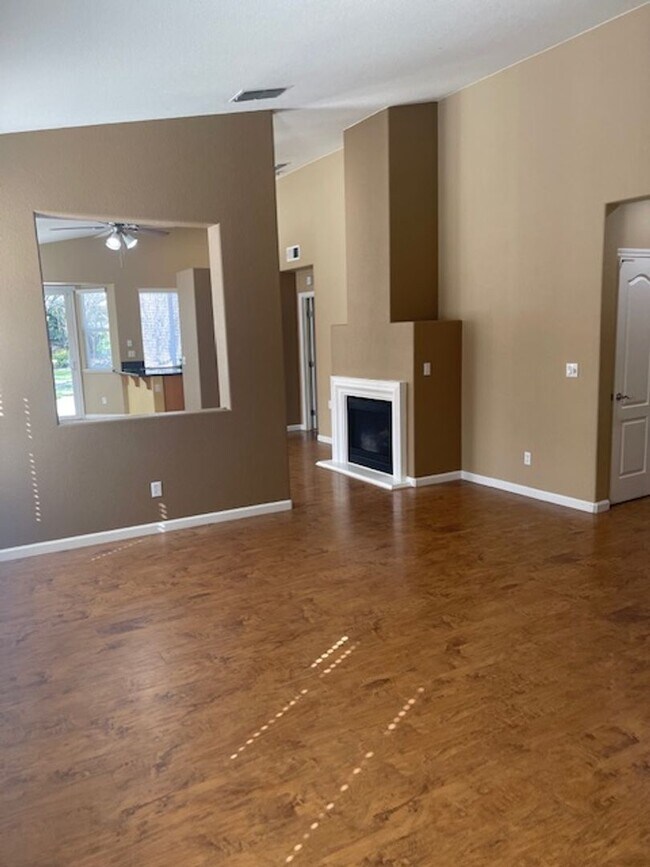 Foto del edificio - Desirable Folsom Property Near Russell Ranch Elementary School!