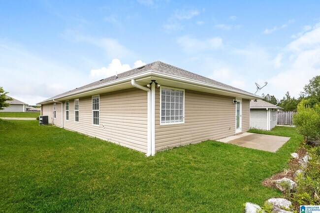 Foto del edificio - 3008 Village Ridge Dr