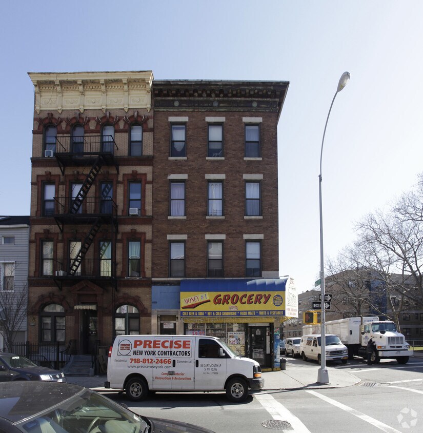 Building Photo - 276 Humboldt St