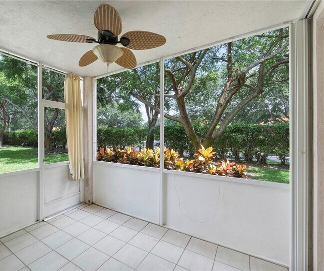 Foto del edificio - 8500 Via Romana