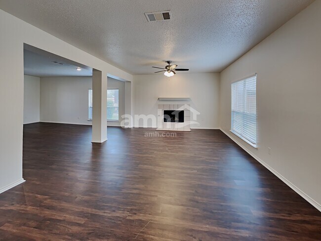 Foto del edificio - 102 Harvest Bend Drive