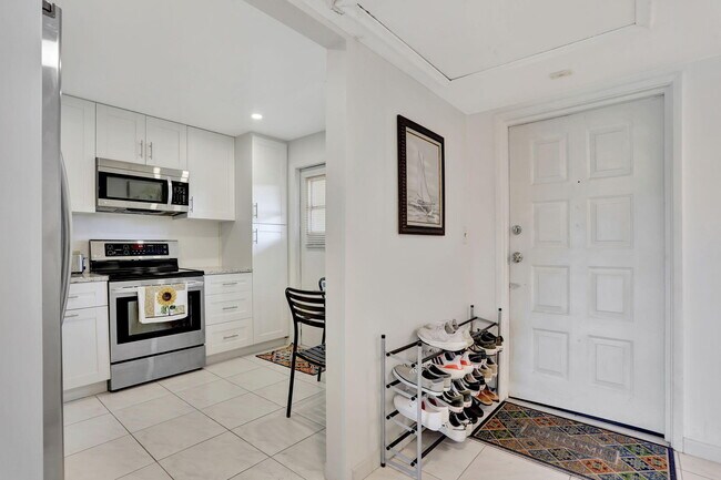 Foto del edificio - 2751 N Palm Aire Dr