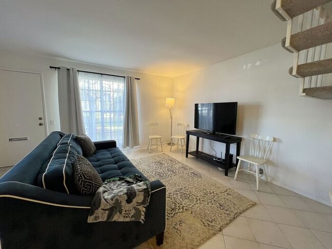 Foto del edificio - Condo Unit Available