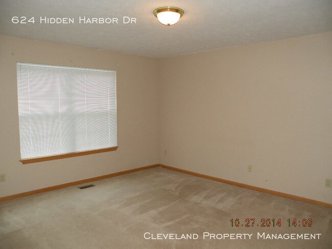 Building Photo - Hidden Harbor Condo