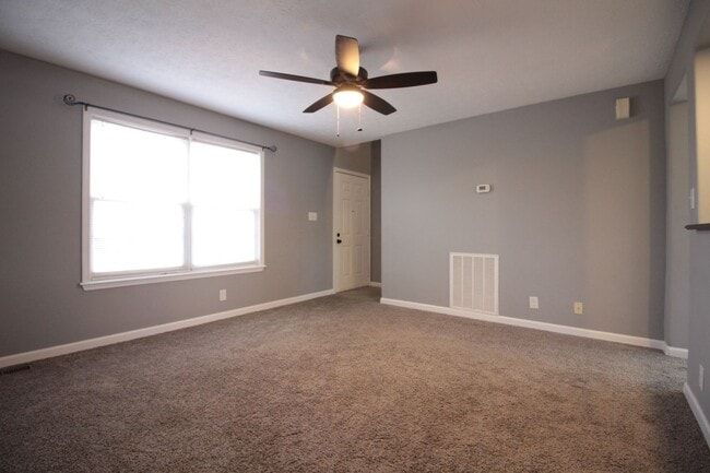 Building Photo - 135 Waterford Dr
