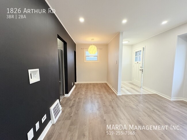 Building Photo - MODERN RENOVATED 3BED/1.5 BATH ON ARTHUR +...