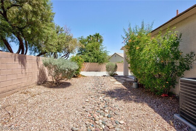 Foto del edificio - 2598 Highland Cliff Dr