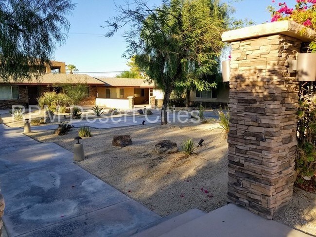 Building Photo - 73922 Shadow Mountain Dr