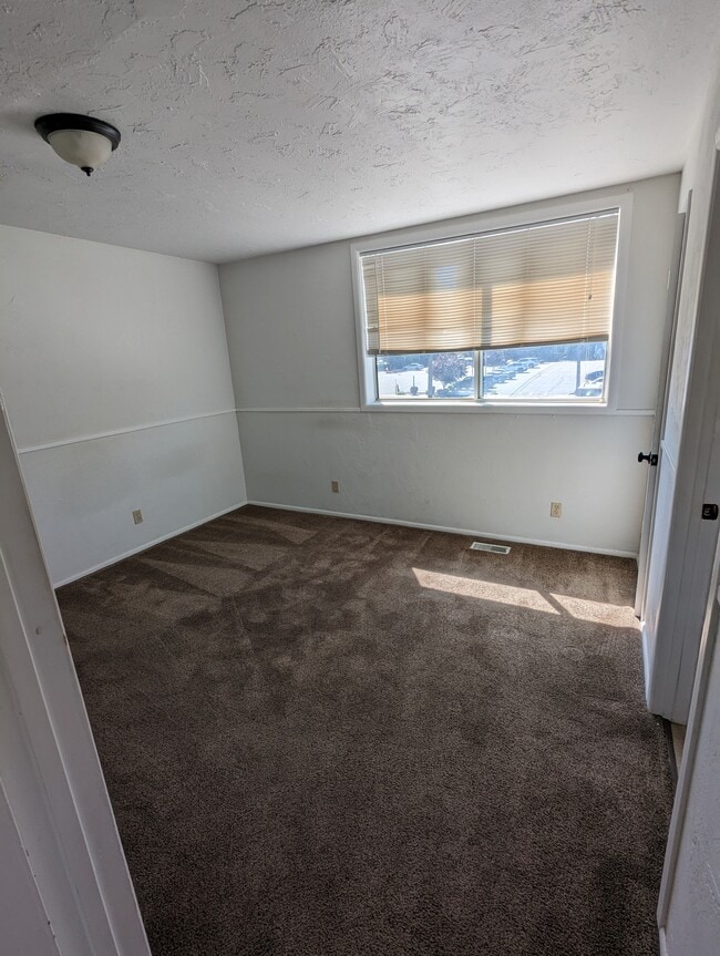 Building Photo - 54 W 100 N
