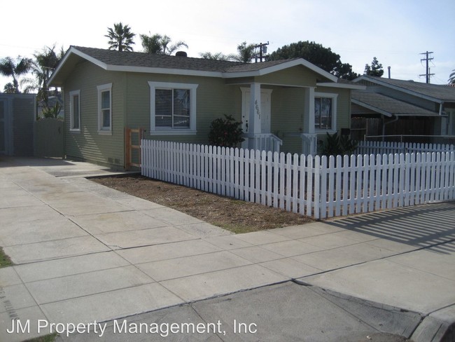 Building Photo - 4661 1/2 Larkspur St