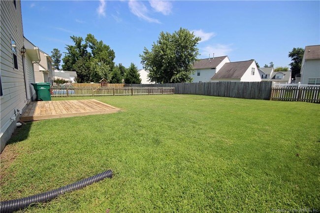 Building Photo - 4012 Oakwood Dr