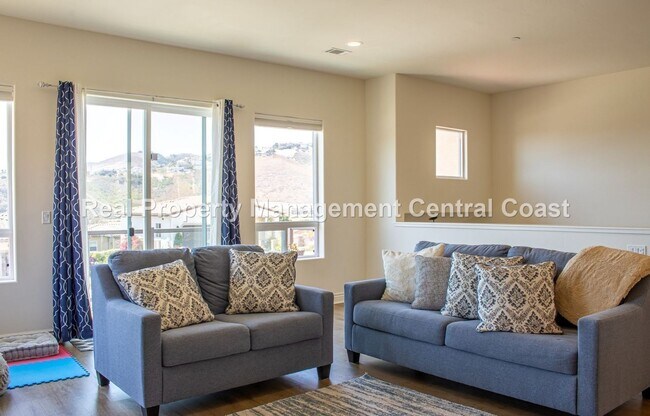 Building Photo - AVAILABLE JUNE - Pismo Beach Home in The T...