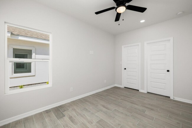 Building Photo - 1217 S Xanthia St