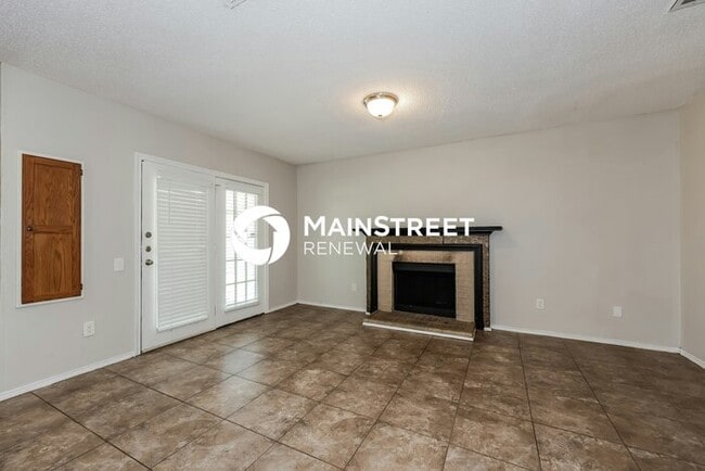 Foto del edificio - 4 Bedroom Pet-Friendly Home in Fort Worth,...