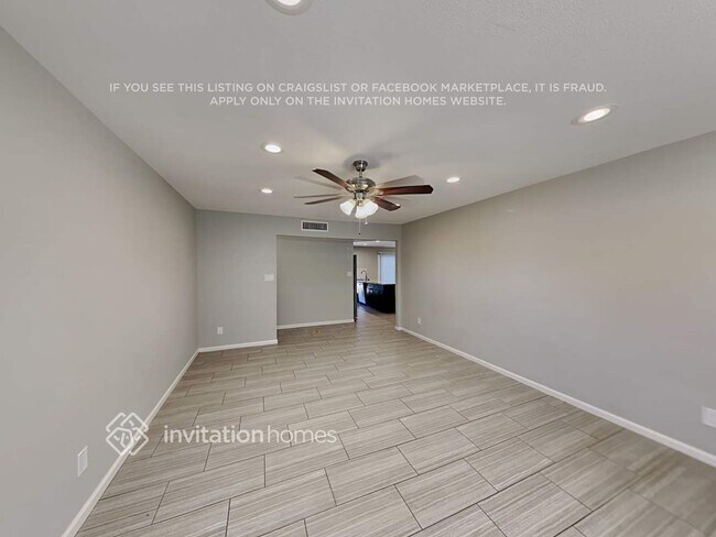 Building Photo - 1922 E Balboa Dr
