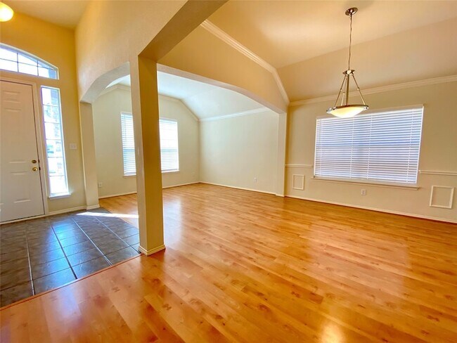 Foto del edificio - 1420 Hudspeth Dr