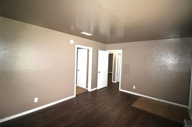 Building Photo - 3130 S Llewellyn Ave