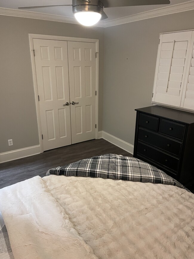 Foto del edificio - 7332 Lake Front Dr