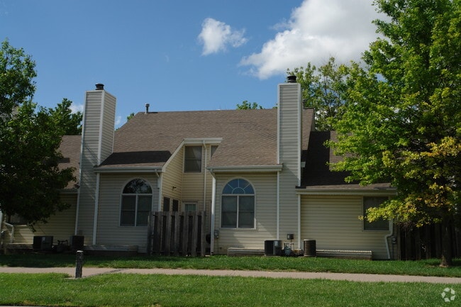 Building Photo - Greenbrook