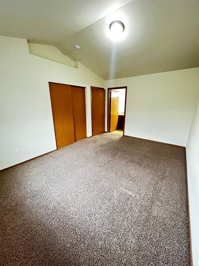 Foto del edificio - 1205 W Franklin St
