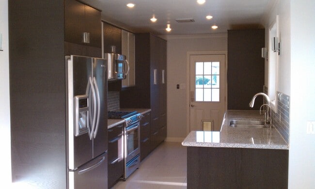 Building Photo - 746 W Griswold Rd