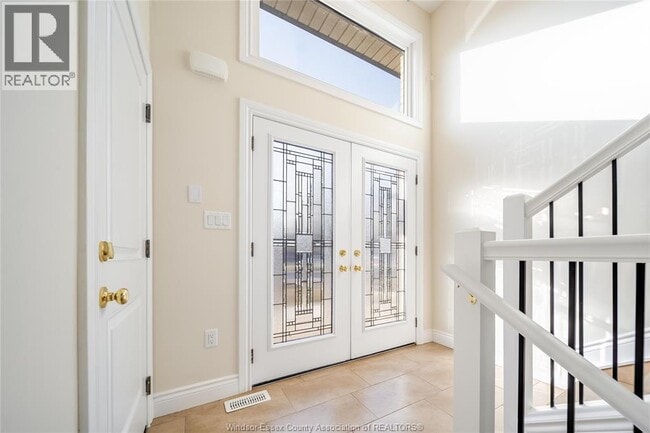 Building Photo - 1294 Tourangeau Rd