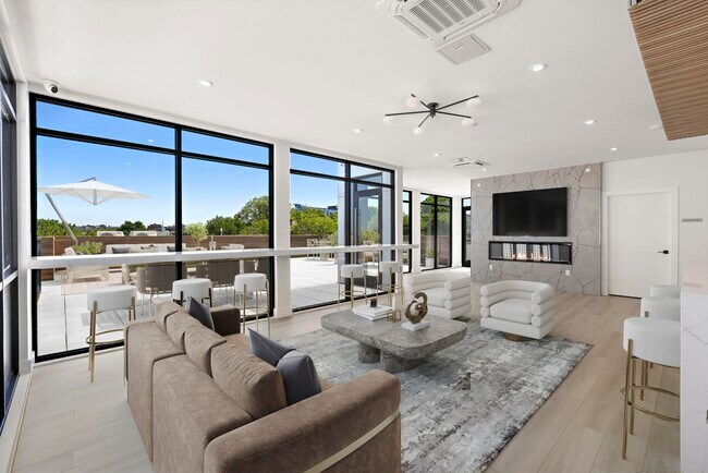 Building Photo - 4525 Bergenwood Ave