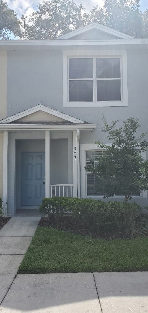 Foto del edificio - Beautiful 2-Bedroom, 2.5-Bathroom Townhome...