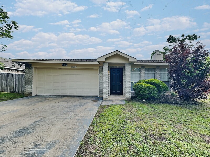 Primary Photo - 12223 Ortega St