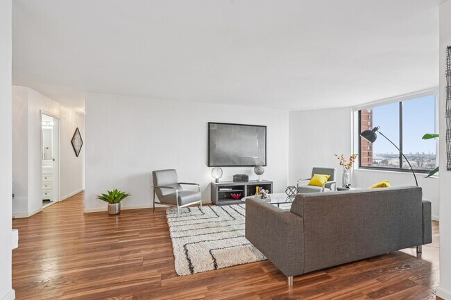 Foto del edificio - 530 Harmon Cove Tower