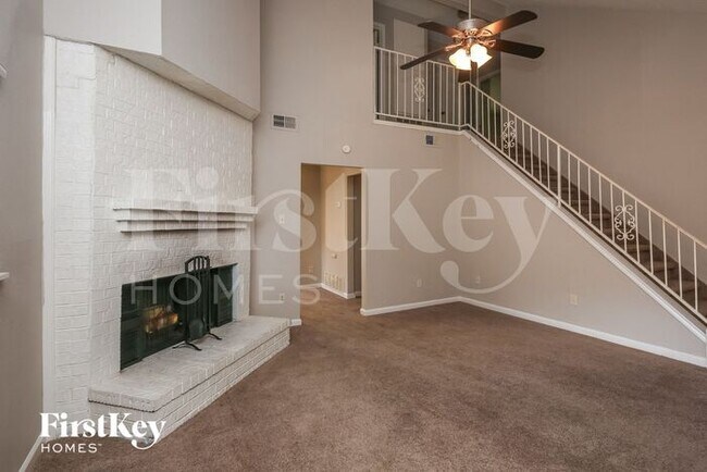 Foto del edificio - 3924 Longstraw Dr