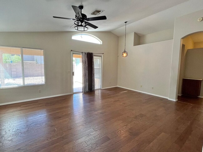 Building Photo - 7439 W Crest Ln