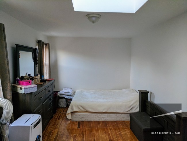 Foto del edificio - 2227 33rd St