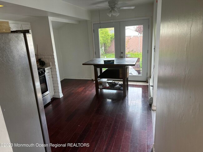 Building Photo - 23 Lantana Way