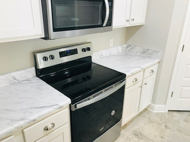 Building Photo - 8445 Walnut Ave