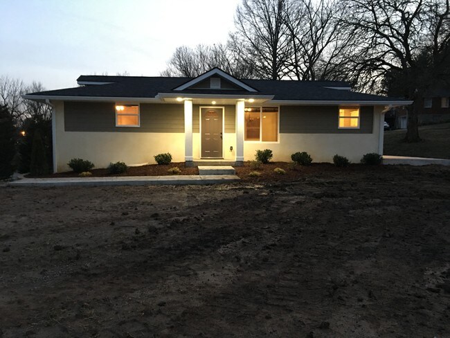 Building Photo - 1245 Rugby Dr
