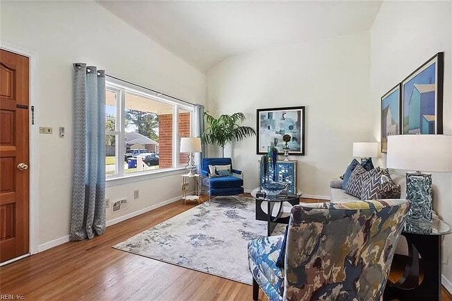 Living room - 1612 Rich Ave