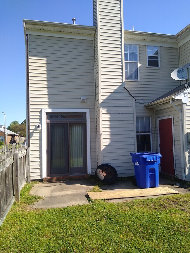 Building Photo - 5613 Rivermill Cir